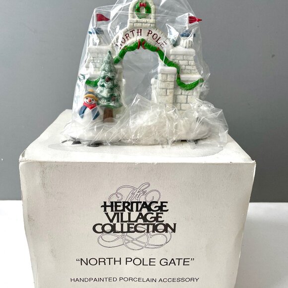 Department 56 Heritage Village North Pole Gate Christmas Snowman Tree 56.56324 - Picture 11 of 14